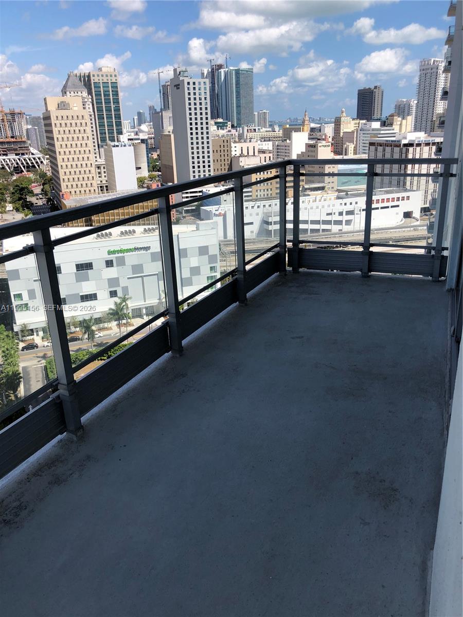 90 SW 3rd St #2112 Miami, FL 33130