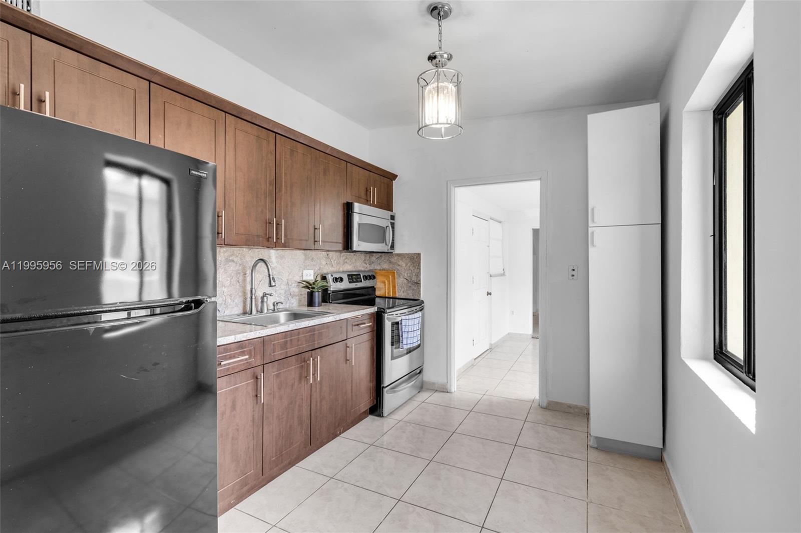 670 E 45th St Hialeah, FL 33013