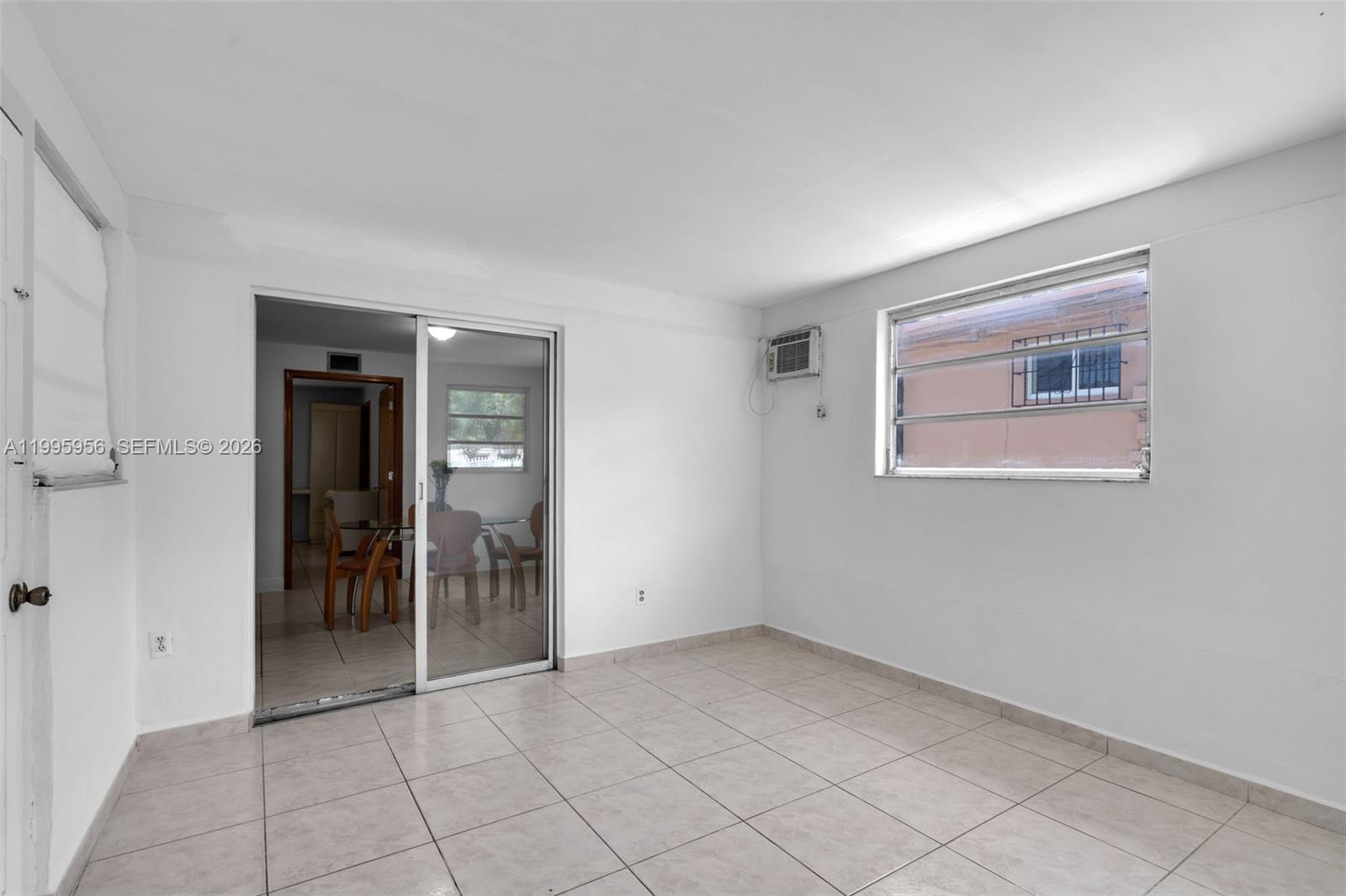 670 E 45th St Hialeah, FL 33013