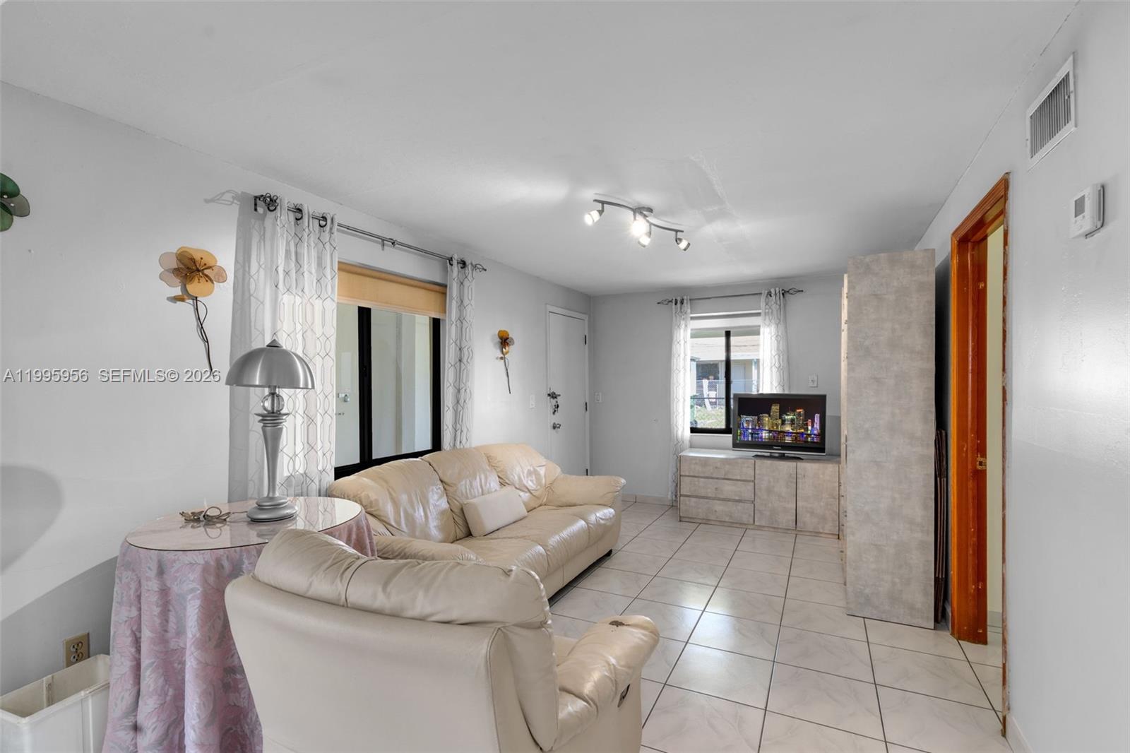 670 E 45th St Hialeah, FL 33013