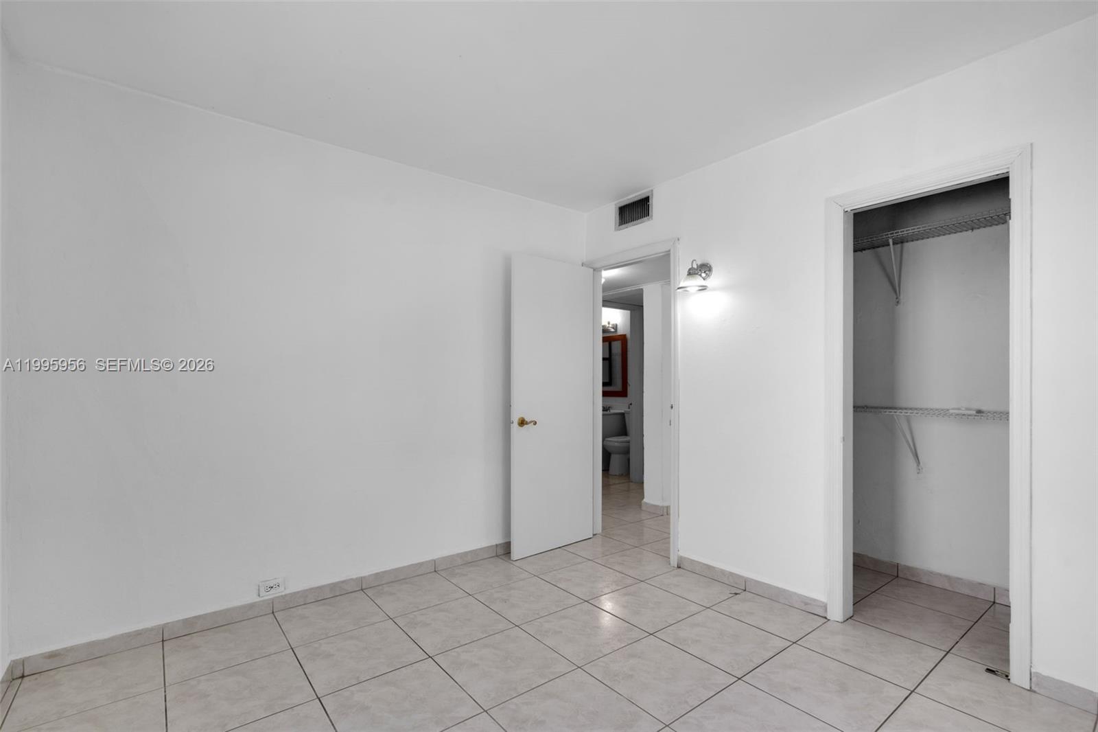 670 E 45th St Hialeah, FL 33013