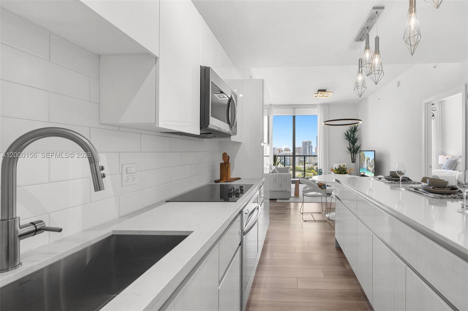 101 Diplomat Pkwy #808