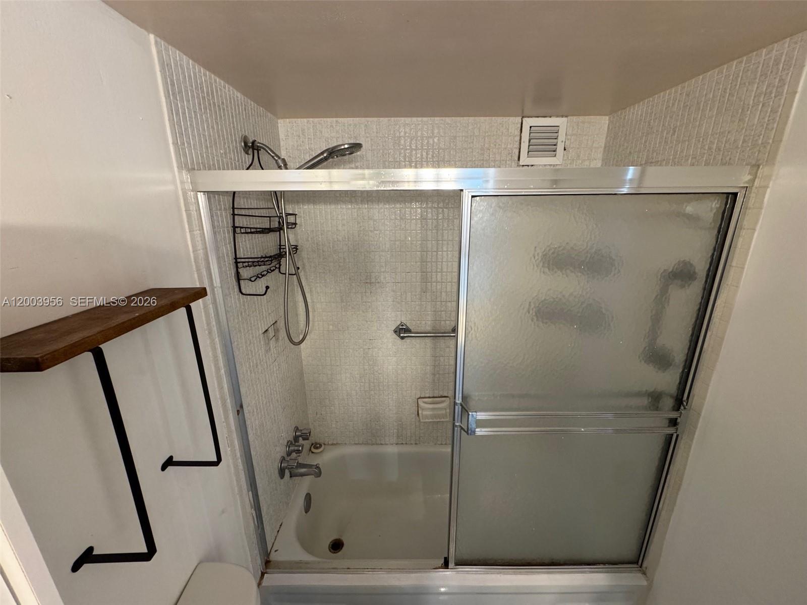 851 Three Iss Blvd #411 Hallandale Beach, FL 33009