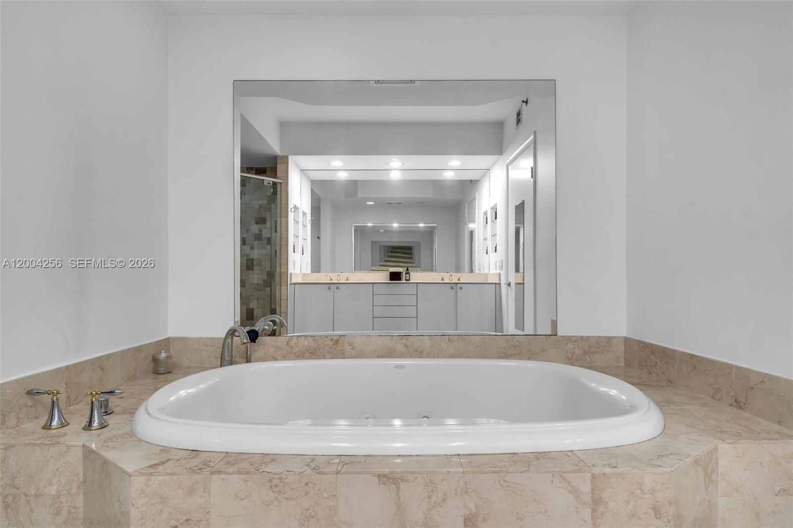 image Ocean Tower Two23