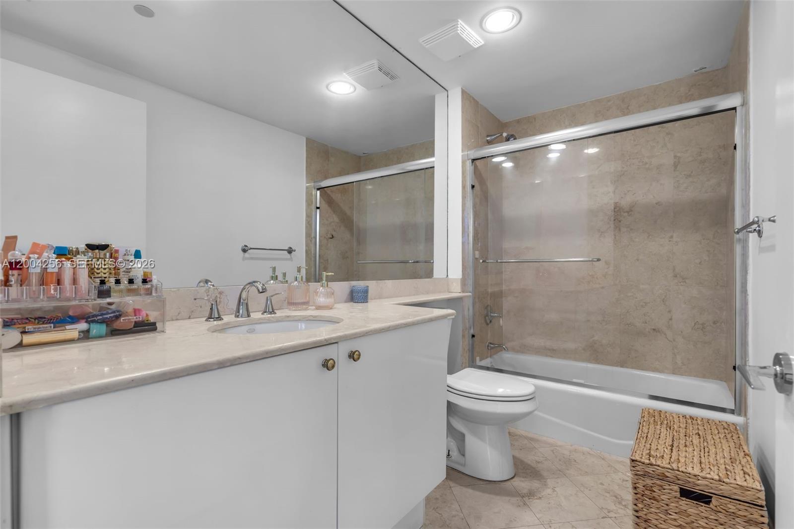 image Ocean Tower Two30