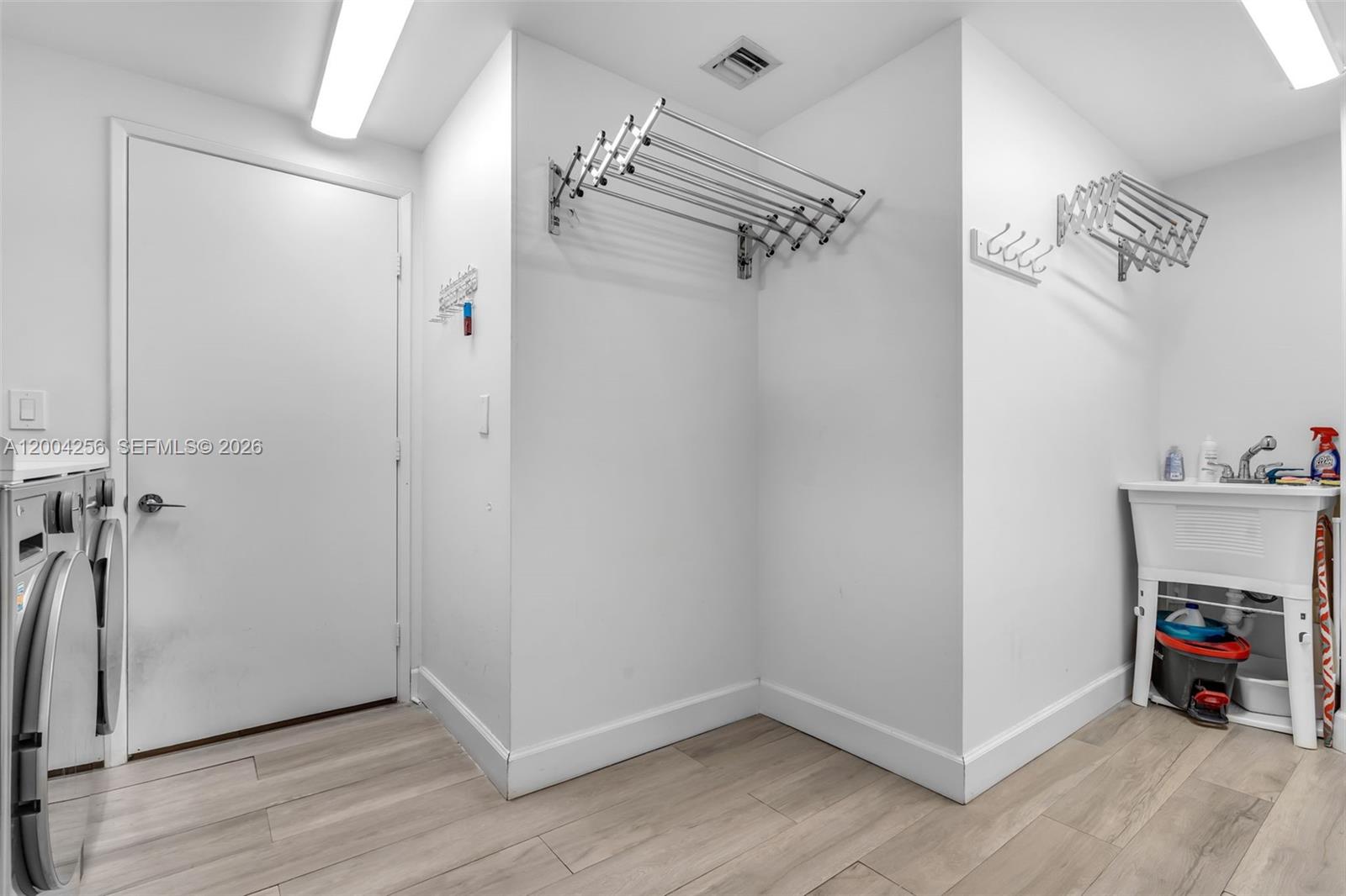 image Ocean Tower Two33