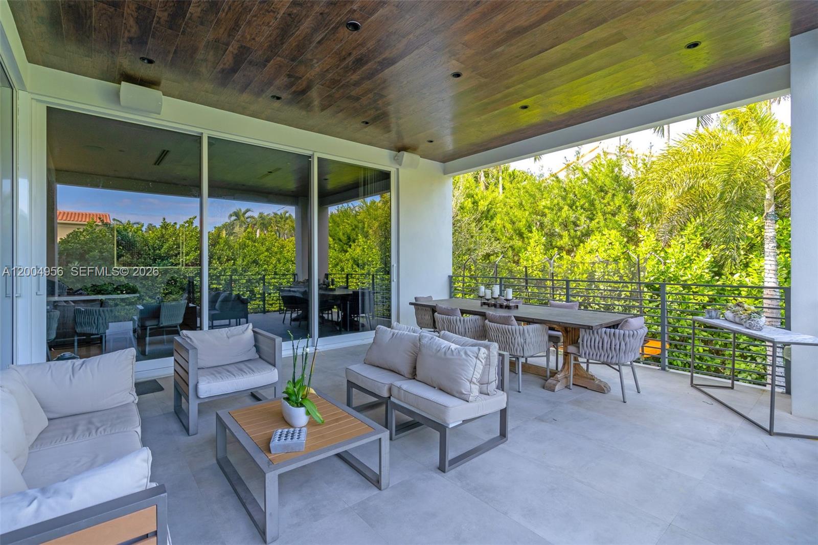 285 W Mashta Dr Key Biscayne, FL 33149