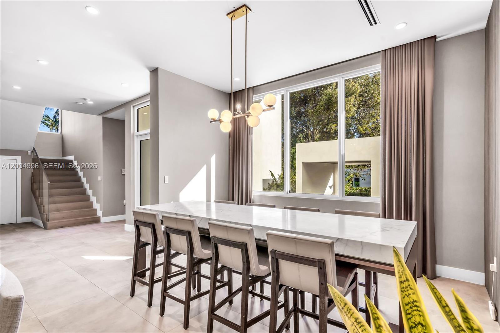 285 W Mashta Dr Key Biscayne, FL 33149