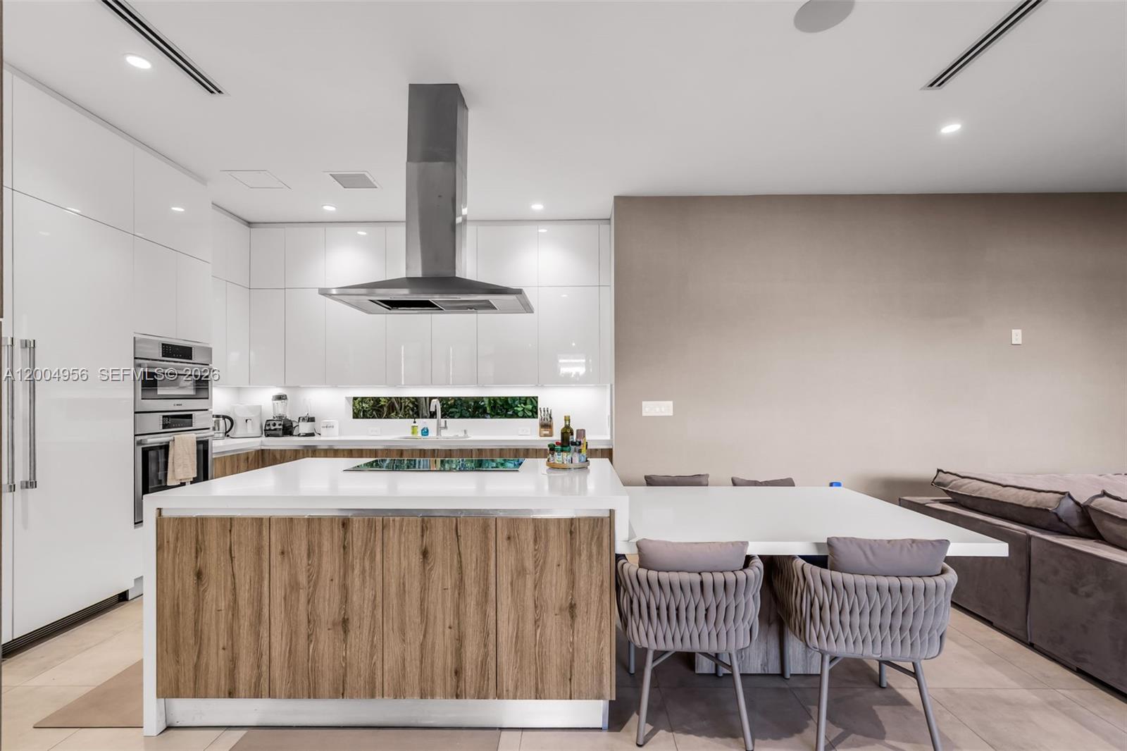 285 W Mashta Dr Key Biscayne, FL 33149