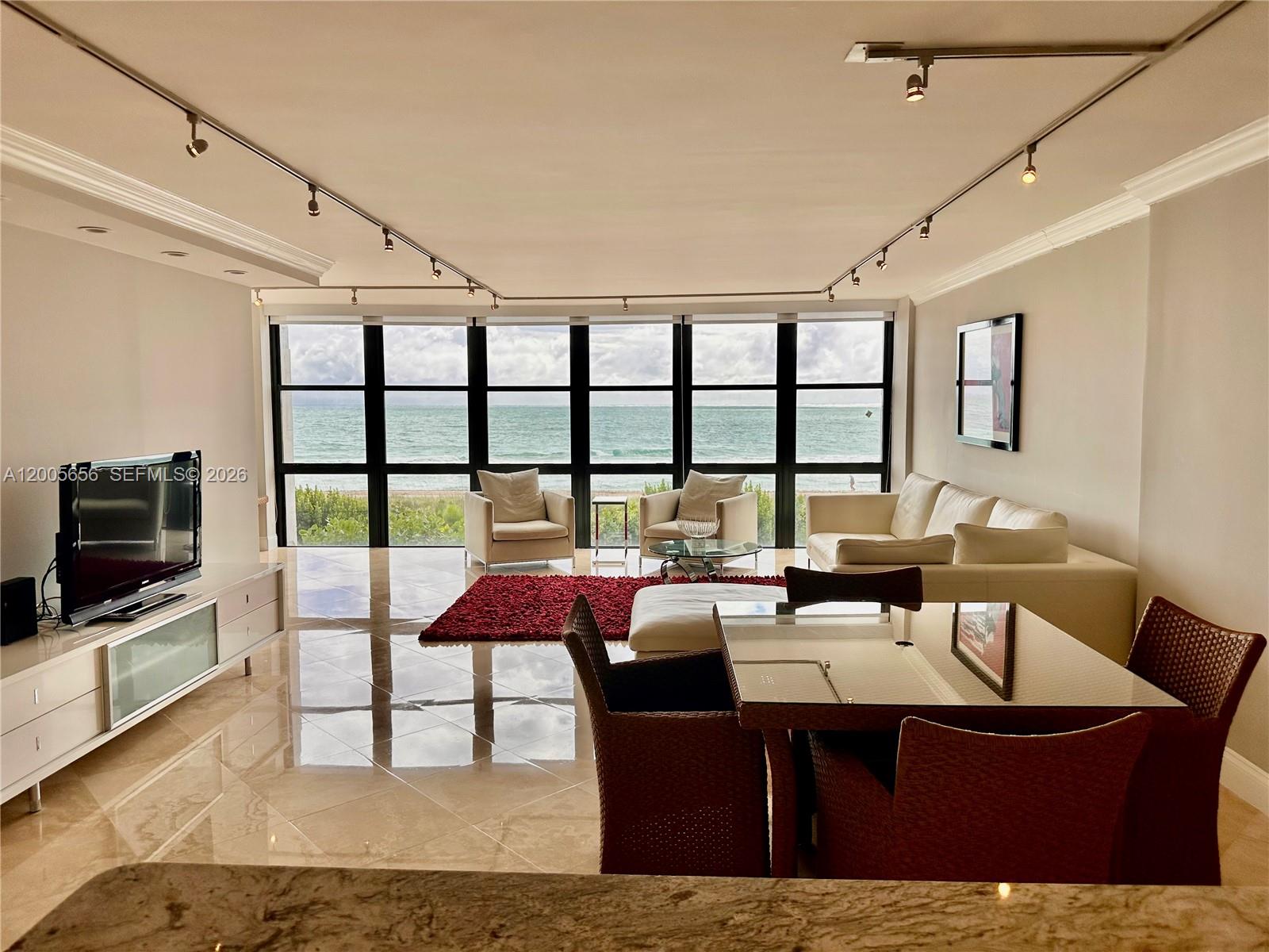 6423 Collins Ave #306