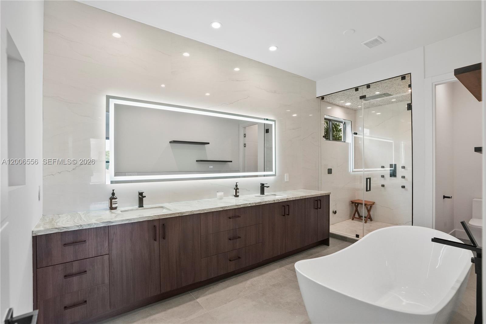 739 NE 17th Way Fort Lauderdale, FL 33304