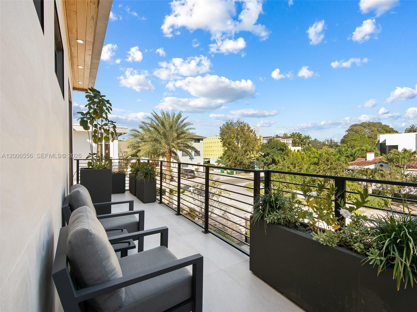 739 NE 17th Way Fort Lauderdale, FL 33304