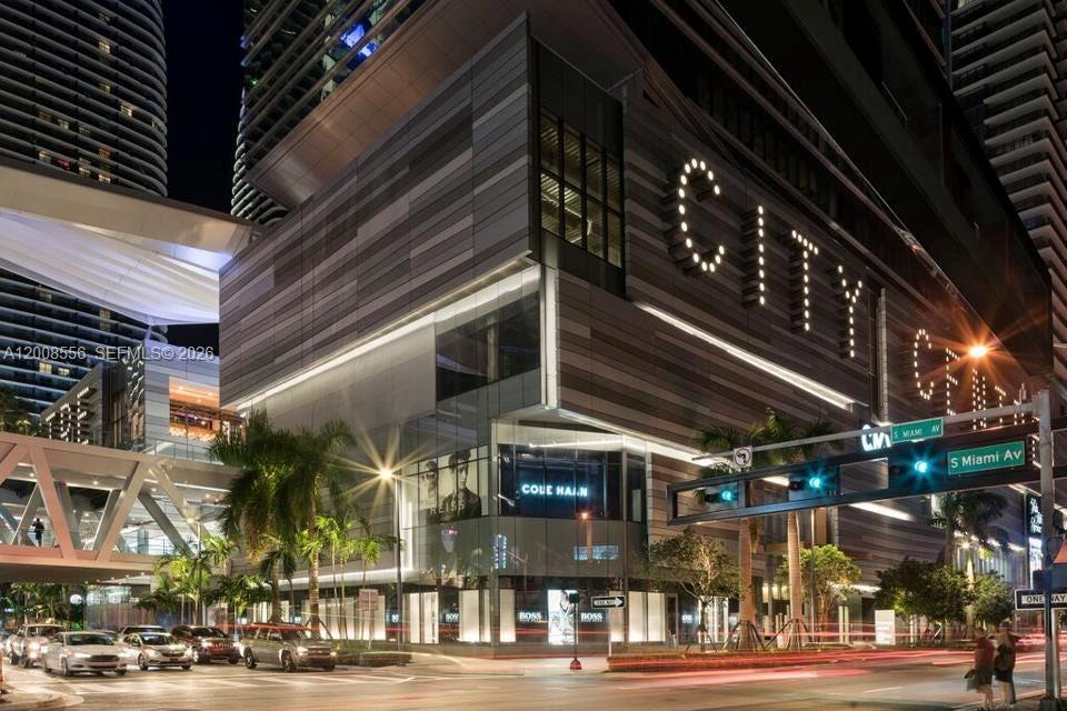 55 SW 9th St #1808 Miami, FL 33130