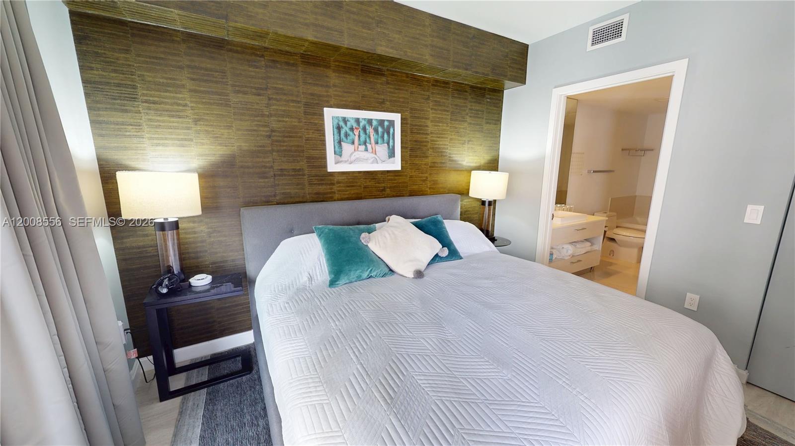 55 SW 9th St #1808 Miami, FL 33130