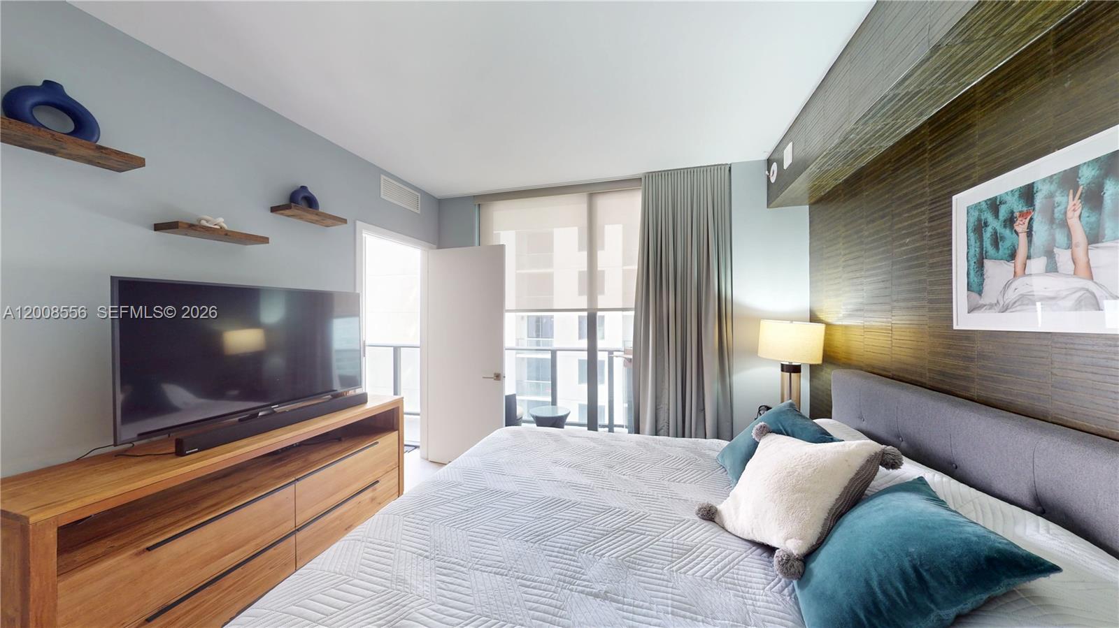 55 SW 9th St #1808 Miami, FL 33130