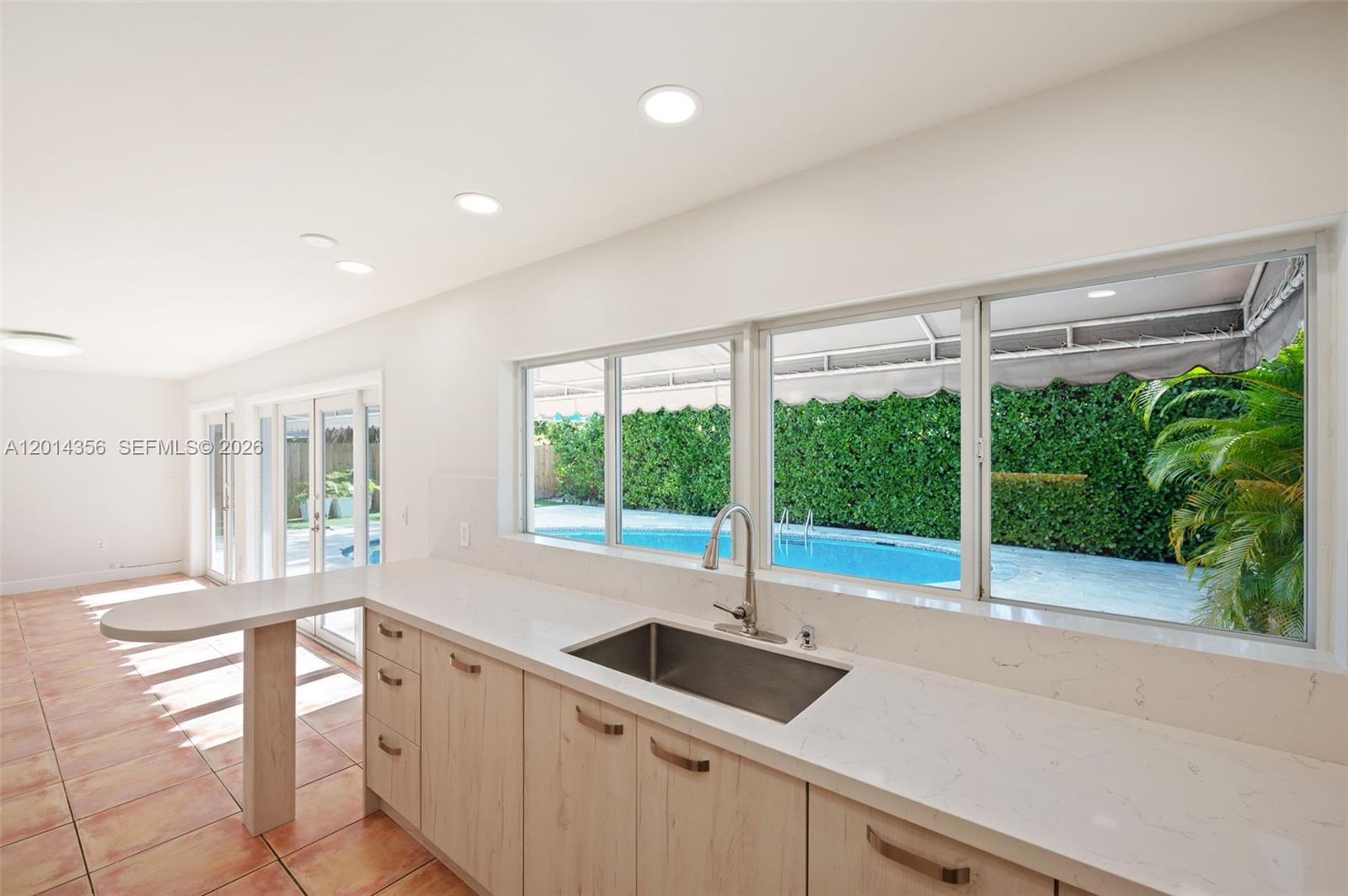 512 Warren Ln Key Biscayne, FL 33149