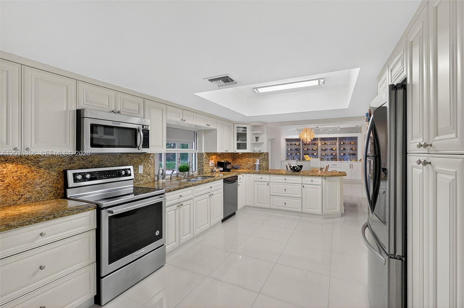 9261 SW 88th St Miami, FL 33176