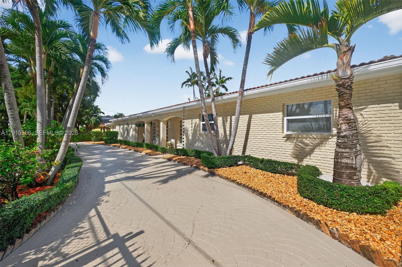 9261 SW 88th St Miami, FL 33176