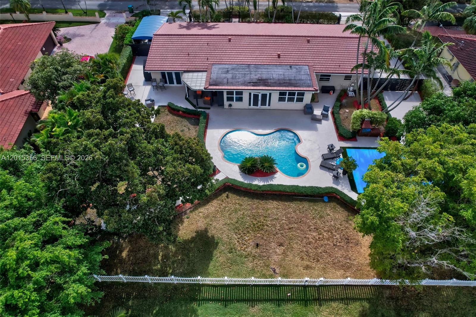 9261 SW 88th St Miami, FL 33176
