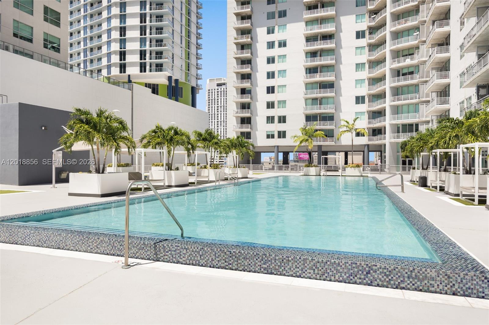690 SW 1st Ct #PHI10 Miami, FL 33130