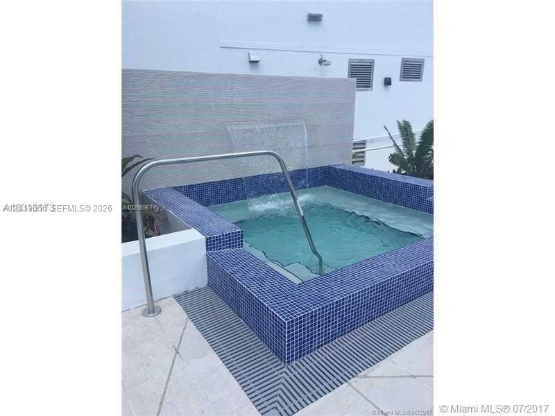 image Brickell Ten11