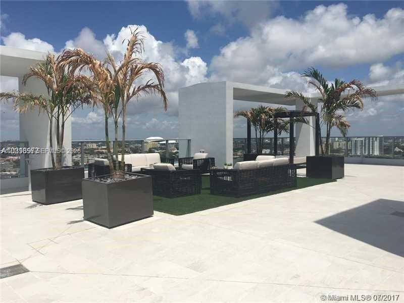 image Brickell Ten12