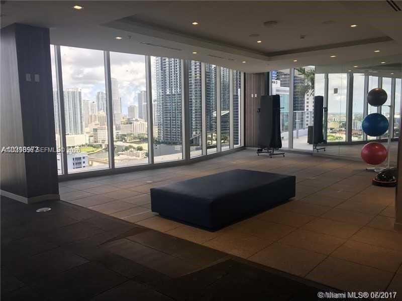 image Brickell Ten13