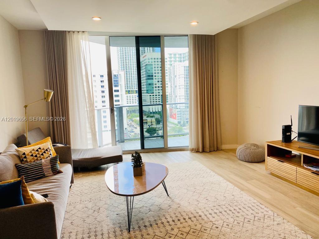 image Brickell Ten17