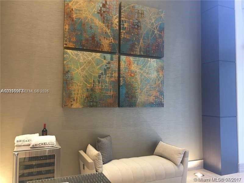 image Brickell Ten8