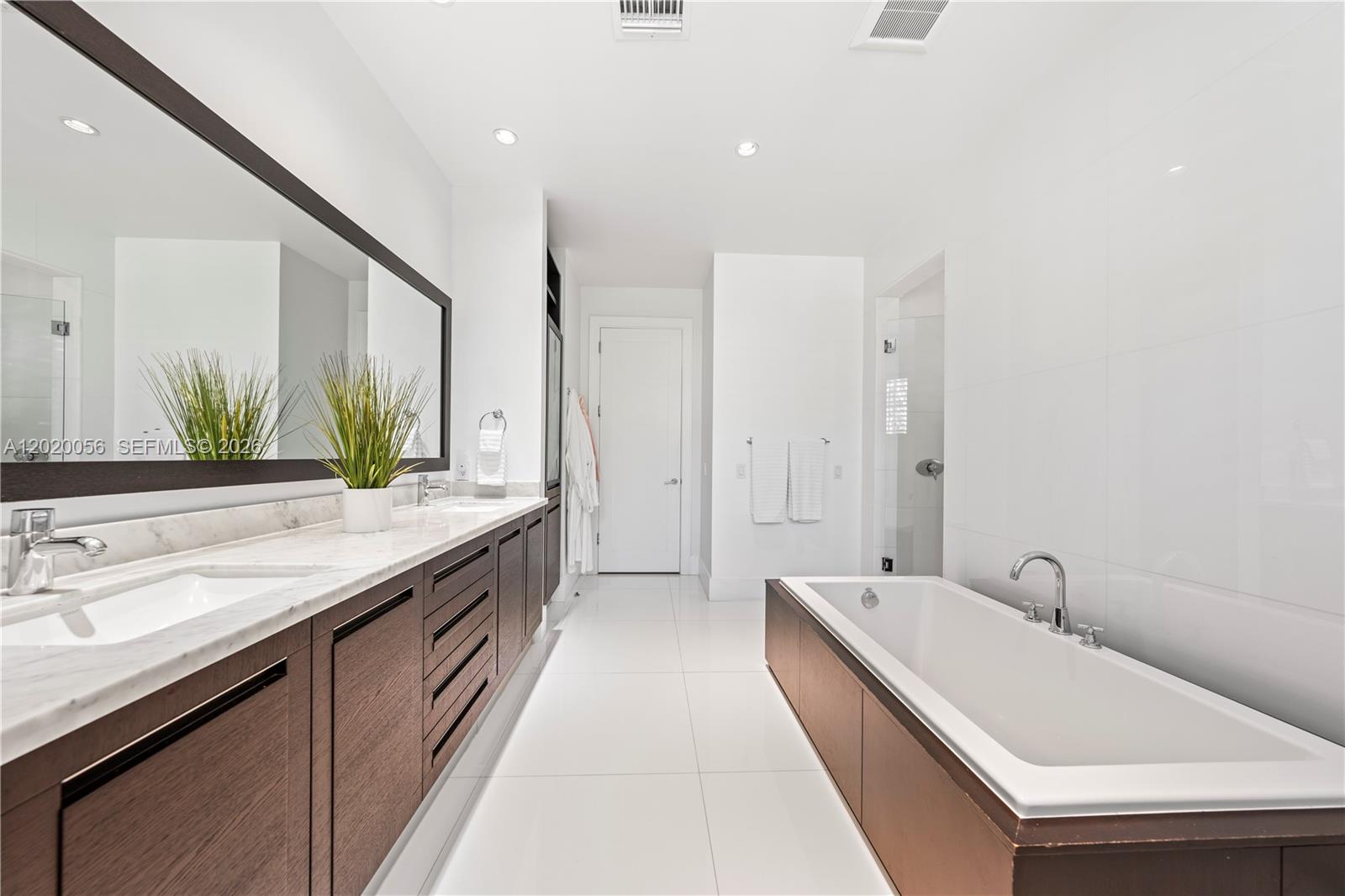 4196 S Douglas Rd Miami, FL 33133