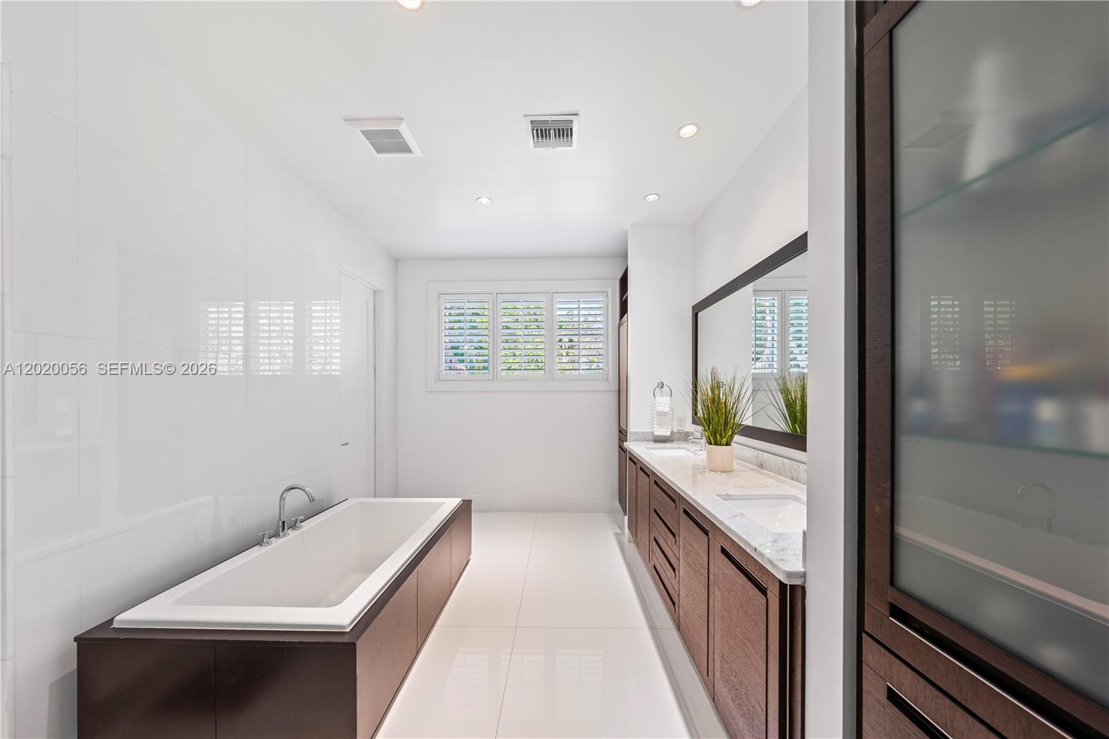 4196 S Douglas Rd Miami, FL 33133
