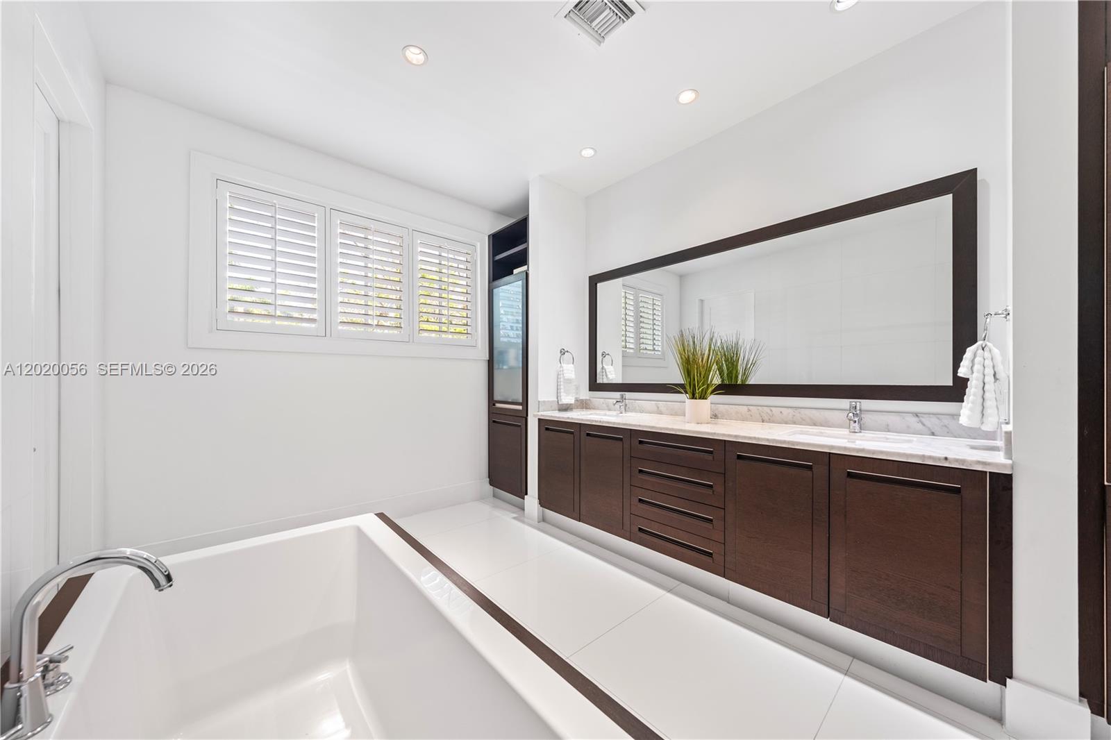 4196 S Douglas Rd Miami, FL 33133
