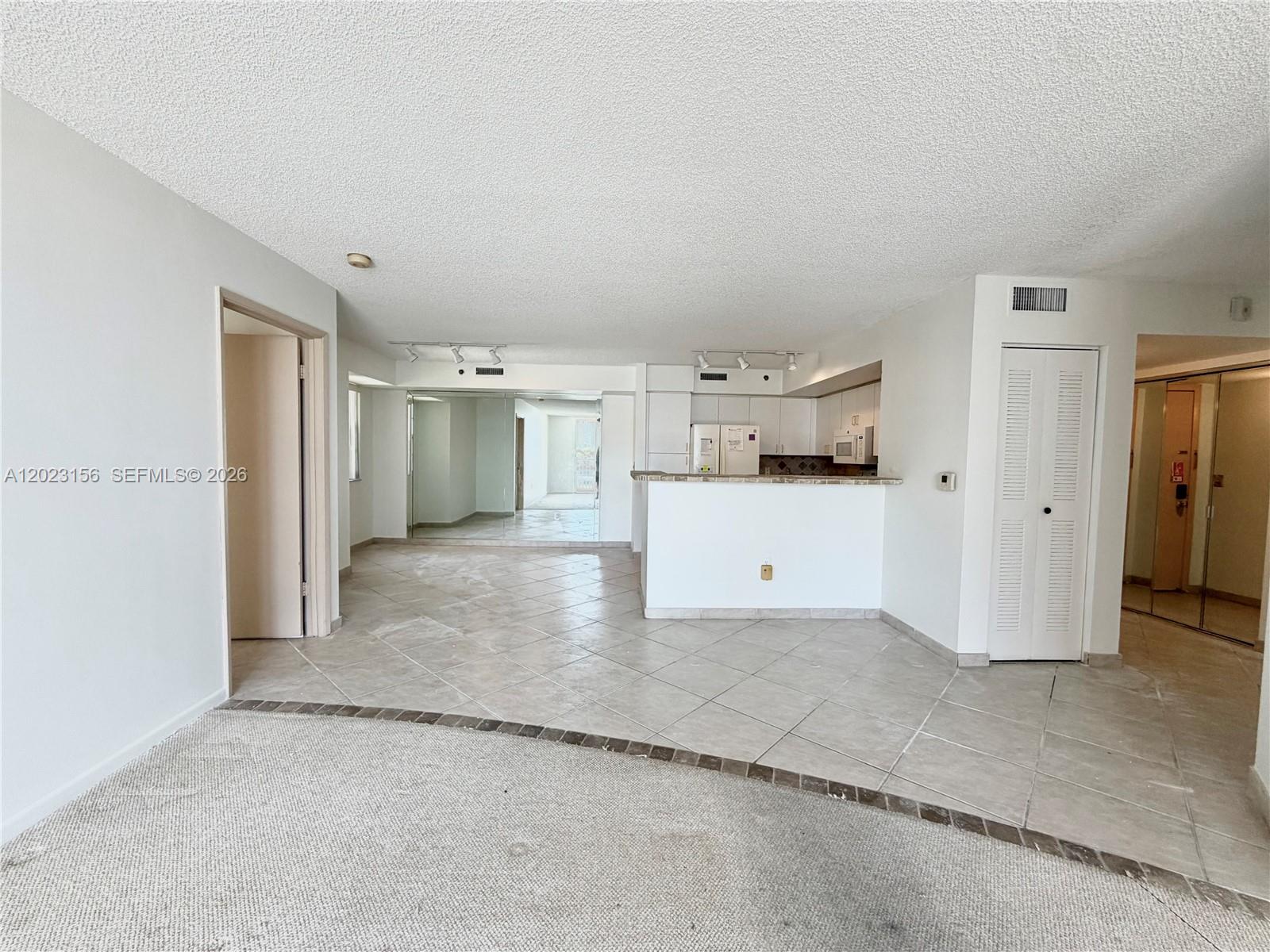19877 E Country Clb Dr #3408 Aventura, FL 33180