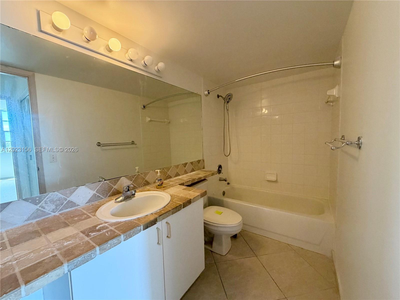 19877 E Country Clb Dr #3408 Aventura, FL 33180