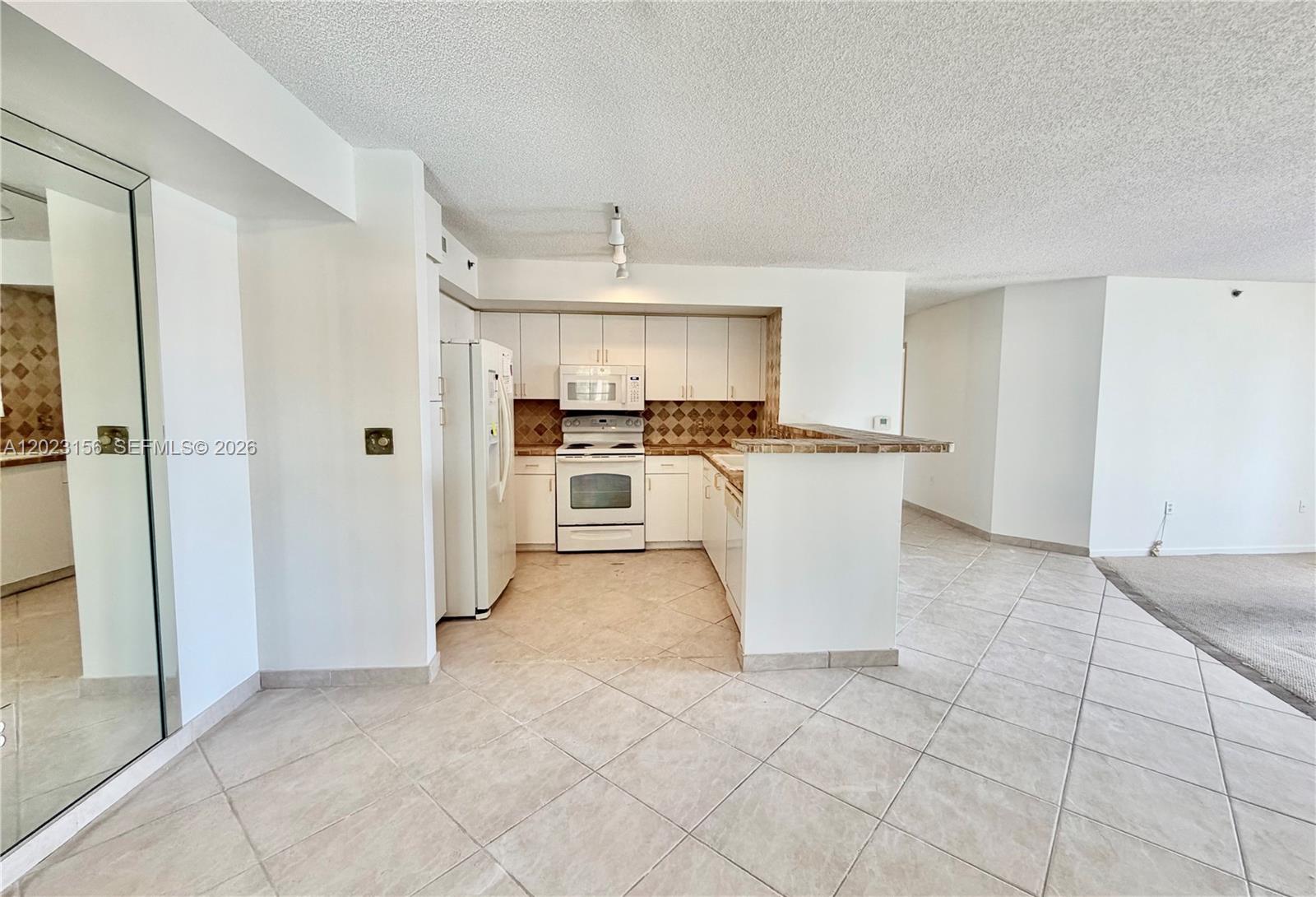 19877 E Country Clb Dr #3408 Aventura, FL 33180