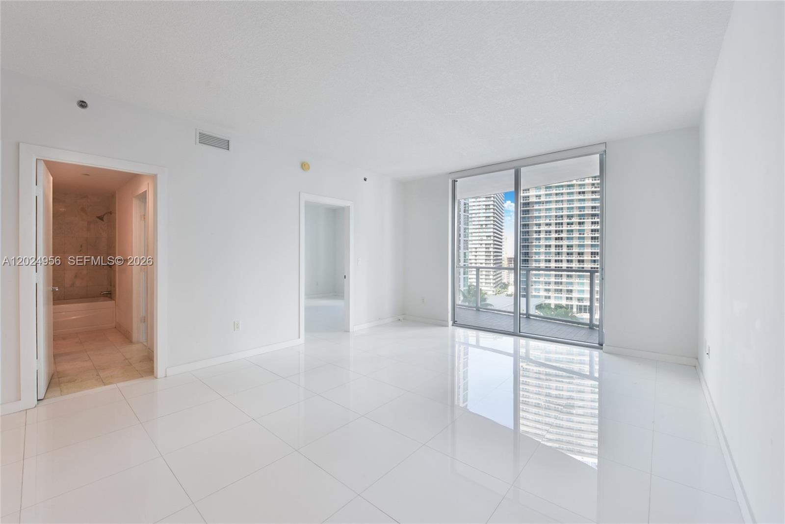 image 1060 Brickell - 10602