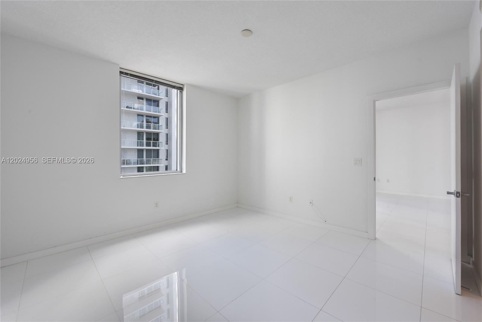 image 1060 Brickell - 10604