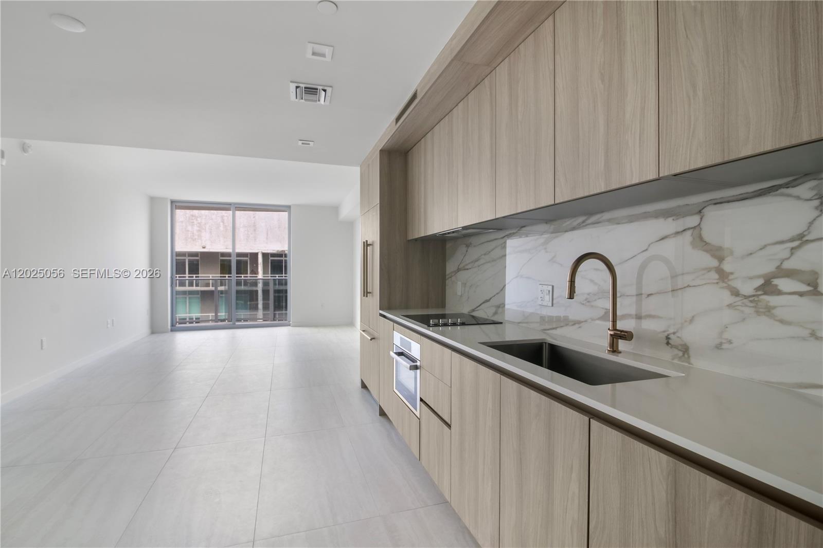 77 SE 5th St #4208 Miami, FL 33131