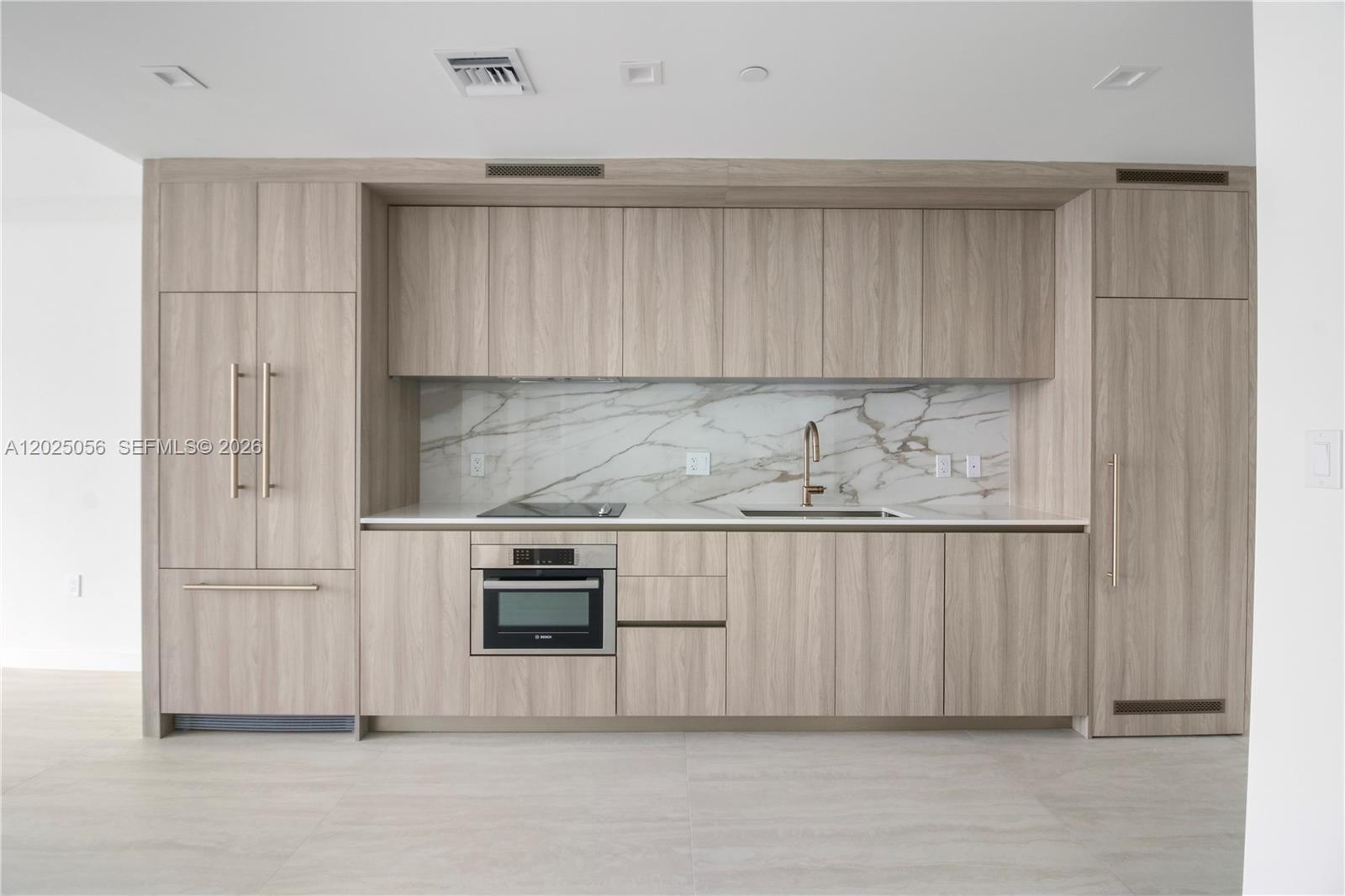 77 SE 5th St #4208 Miami, FL 33131