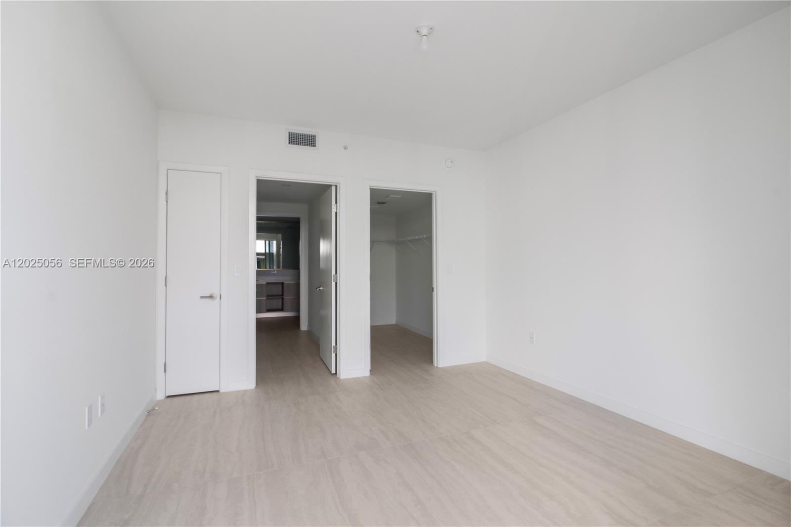 77 SE 5th St #4208 Miami, FL 33131