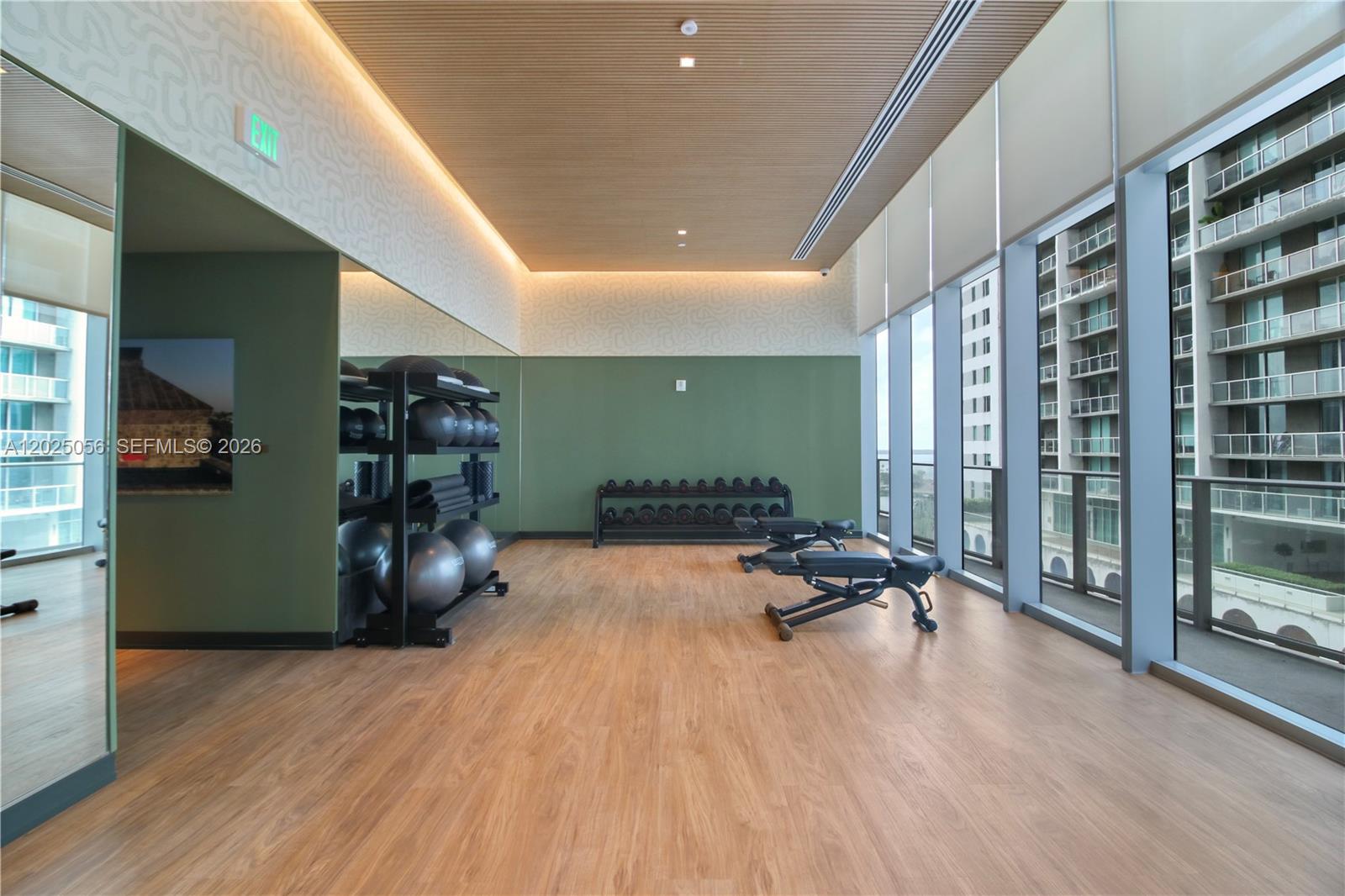 77 SE 5th St #4208 Miami, FL 33131