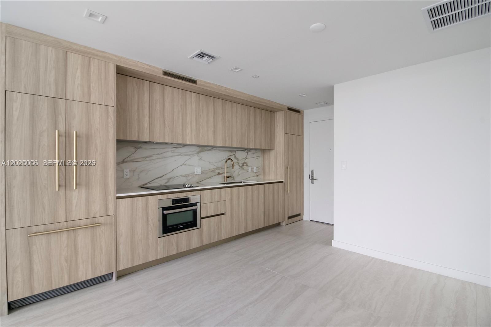 77 SE 5th St #4208 Miami, FL 33131