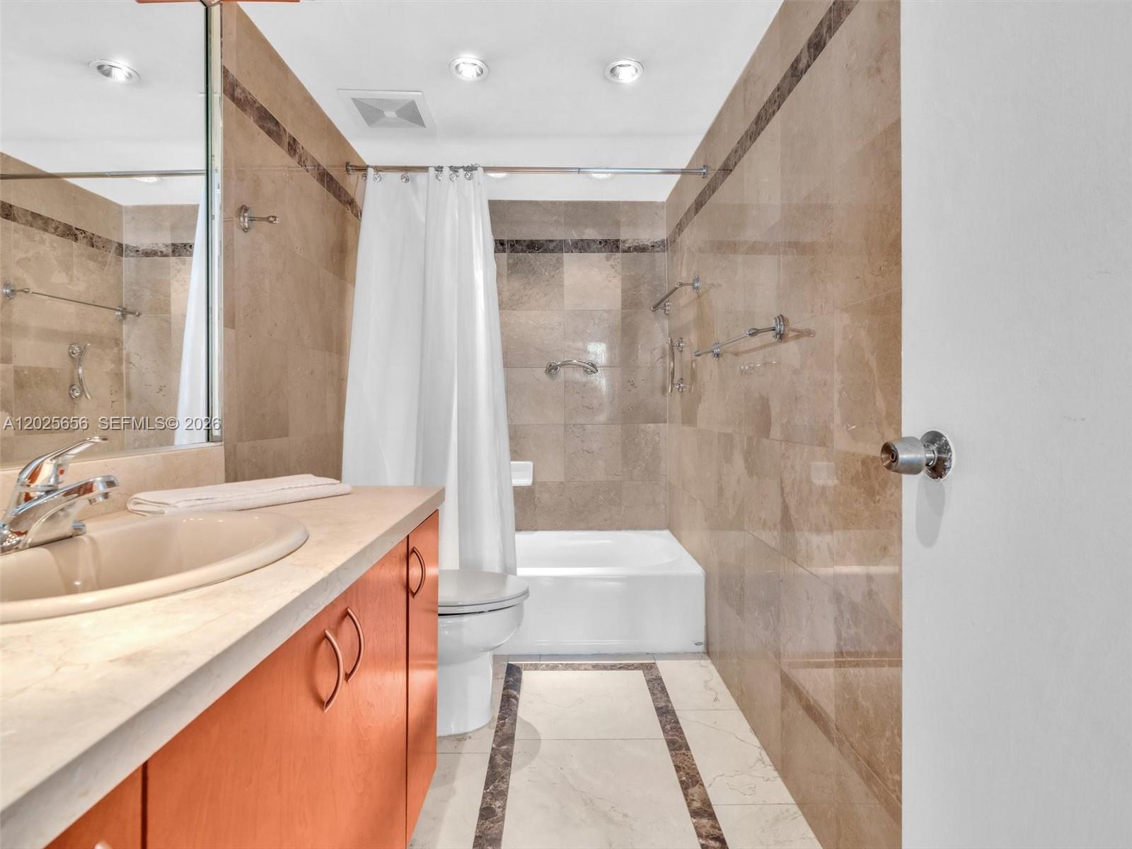 5401 Collins Ave #107 Miami Beach, FL 33140