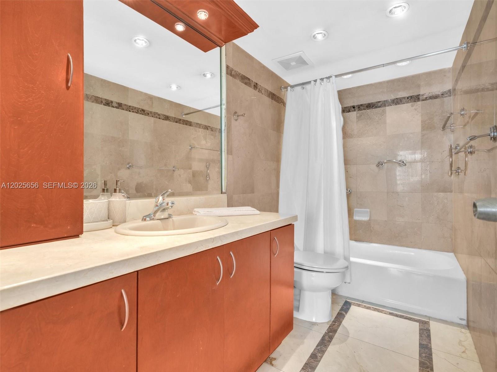 5401 Collins Ave #107 Miami Beach, FL 33140