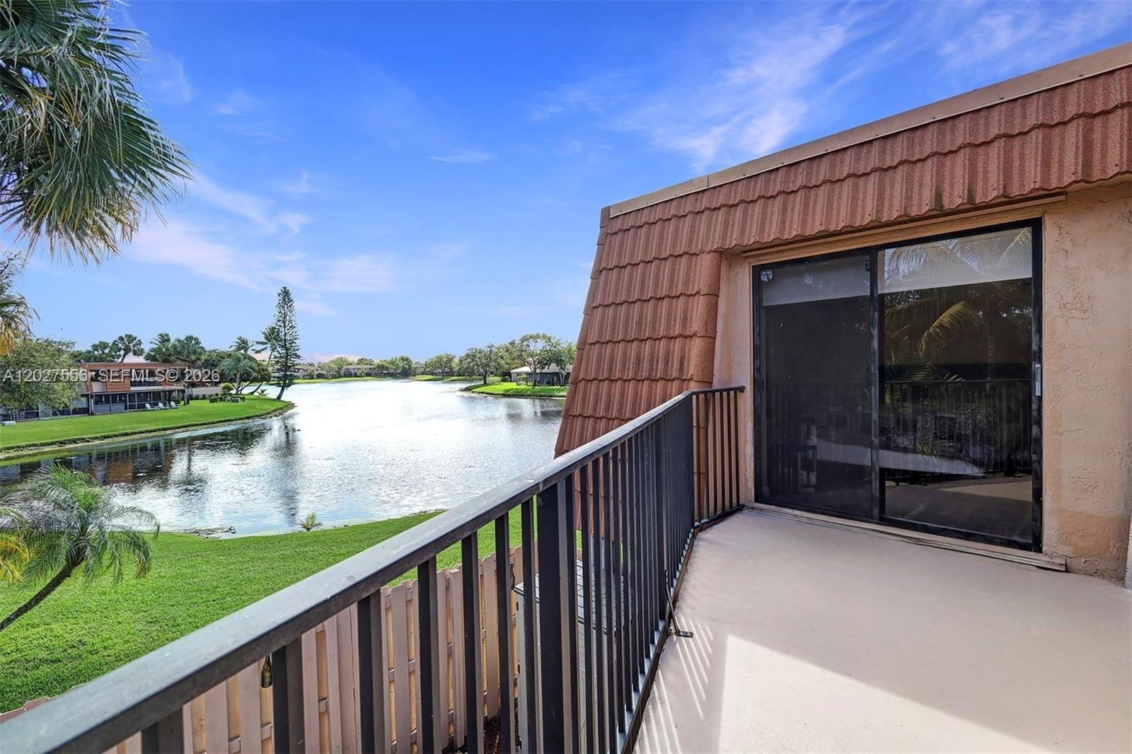 1532 W Harmony Lk Cir Davie, FL 33324