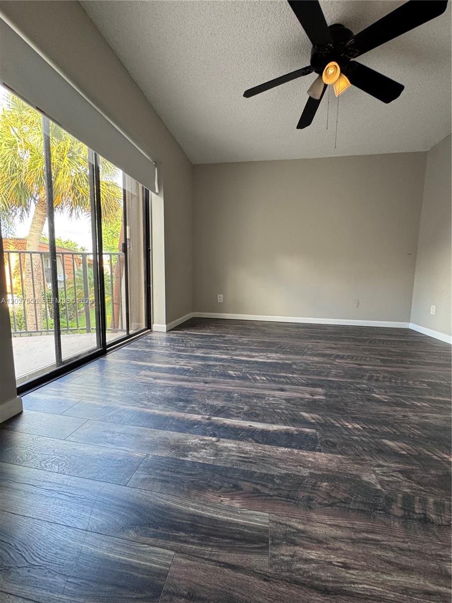 1532 W Harmony Lk Cir Davie, FL 33324