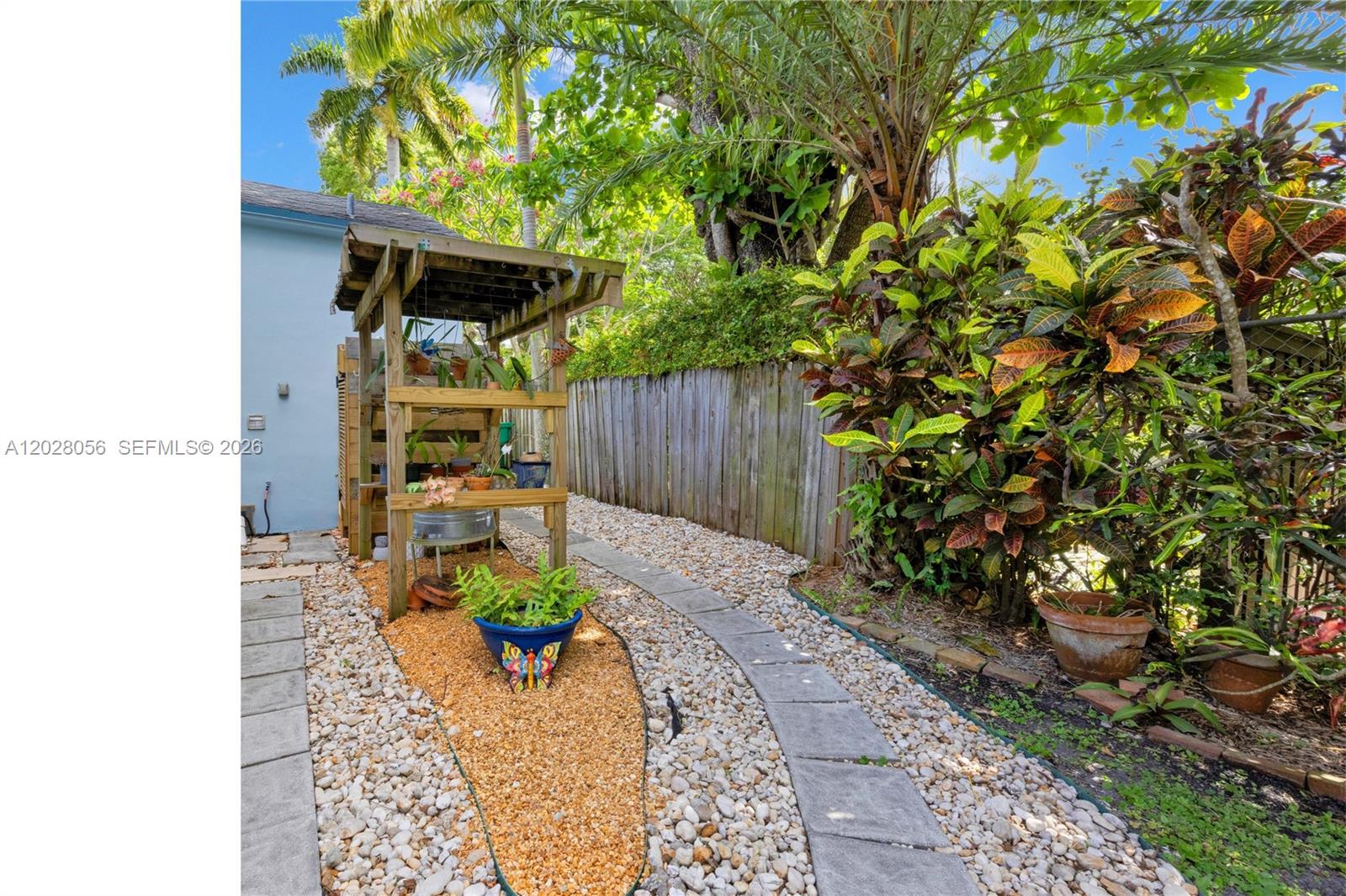 5825 SW 46th Ter Miami, FL 33155