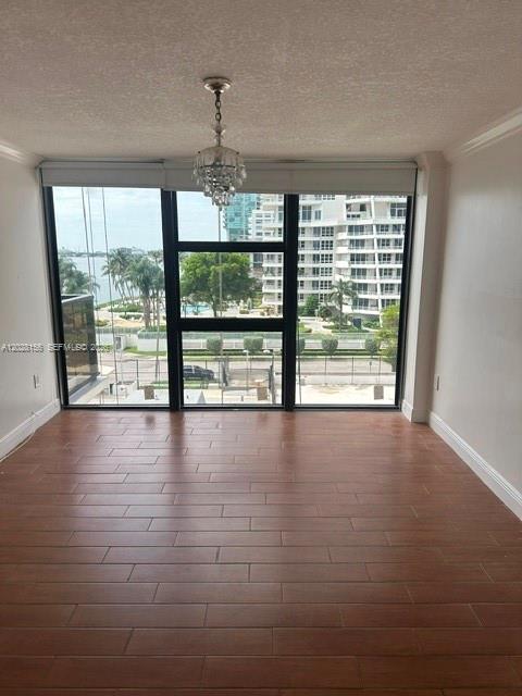 600 NE 36th St #516