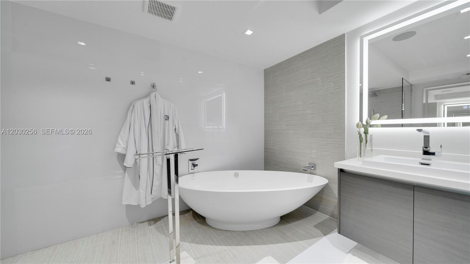 330 Sunny Isles Blvd #5-1107 Sunny Isles Beach, FL 33160