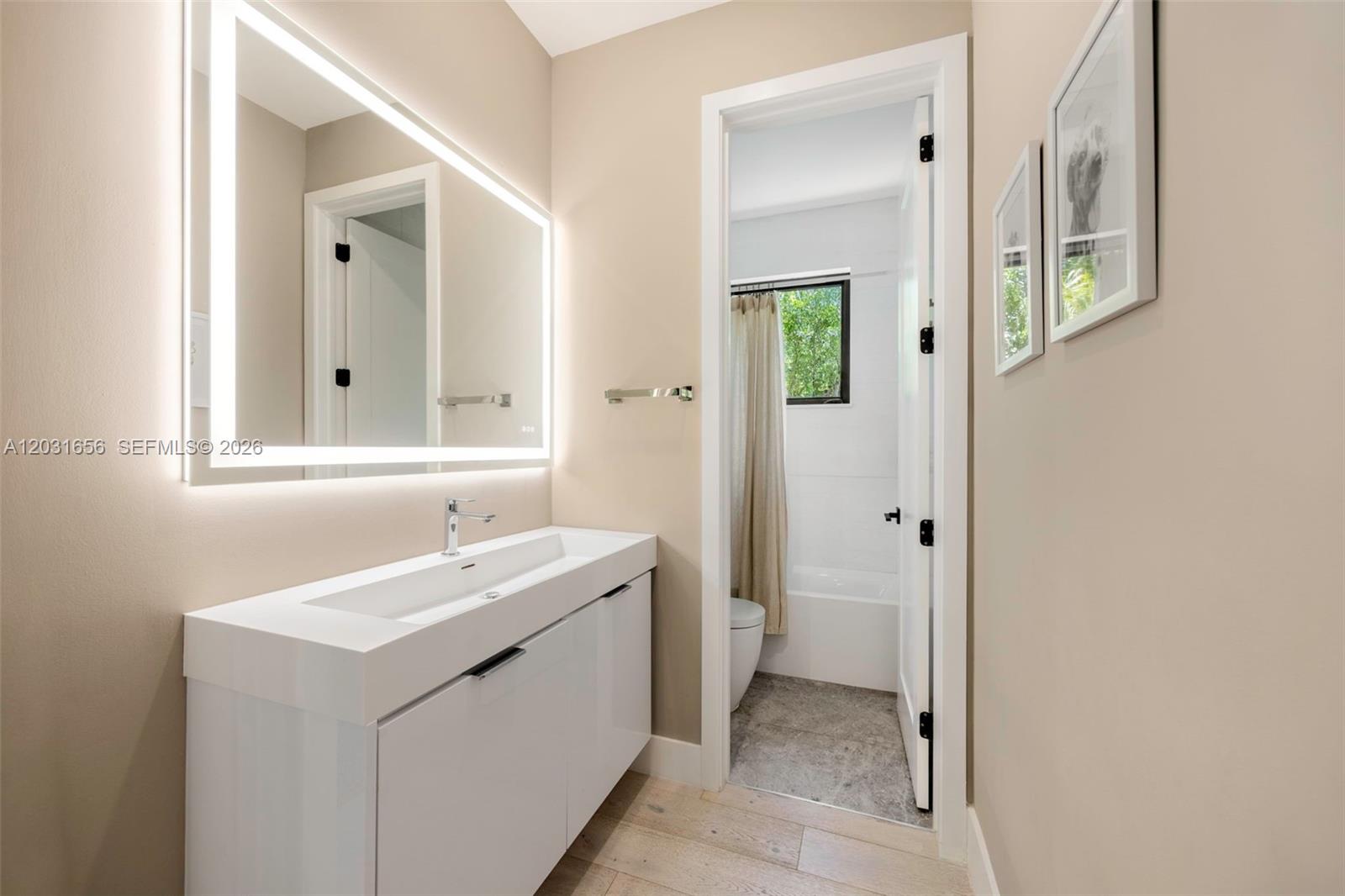 7300 Los Pinos Blvd Coral Gables, FL 33143